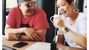 Pose Keren Maia Estianty Saat Makan Bareng Suami dan Sahabat