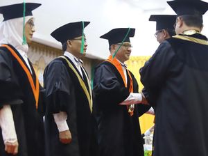 Hayeue That! Suami-Istri di Aceh ini Dikukuhkan Jadi Profesor Unsyiah