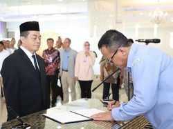 Lantik Pejabat Eselon I KKP, Edhy Prabowo: Kekompakan Adalah Kunci