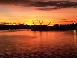 Masya Allah, Indahnya Senja di Pelabuhan Lembar