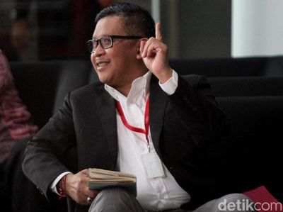 Ekspresi Hasto Saat Diperiksa KPK Soal Suap PAW