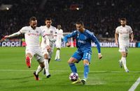CR7 dimatikan oleh para pemain Lyon