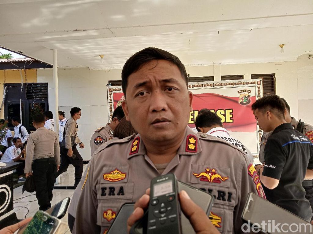 Sempat Ngungsi Pasca-serangan KKB, Warga Timika Kembali ke Rumah Masing-masing Sempat Ngungsi Pasca-serangan KKB, Warga Timika Kembali ke Rumah Masing-masing