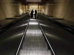 Eropa Kini Jadi Pusat Pandemi Corona, Saudi Setop Penerbangan Internasional