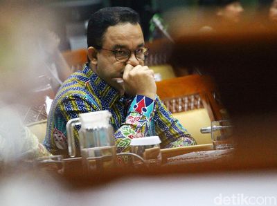 Ekspresi Anies Saat Rapat Bareng Komisi X Bahas Revitalisasi TIM