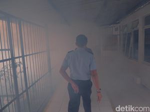 Musim Hujan dan Banjir, Lapas Karawang Lakukan Fogging Cegah DBD