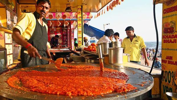 Yummy! Enaknya Jajanan Kaki Lima di Kota Mumbai yang Bikin Gagal Diet