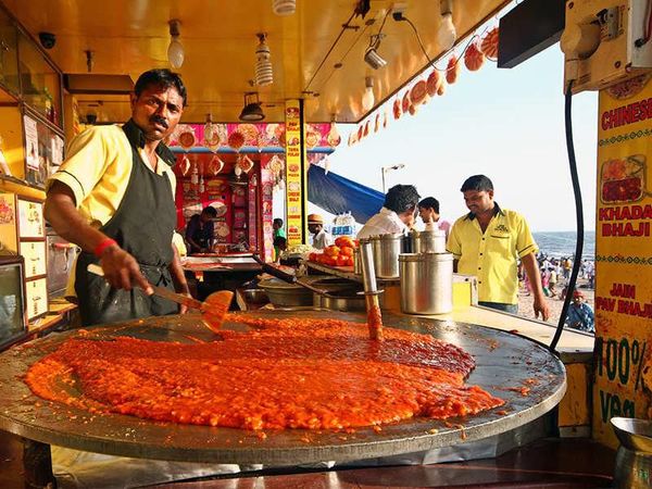 Yummy! Enaknya Jajanan Kaki Lima di Kota Mumbai yang Bikin Gagal Diet
