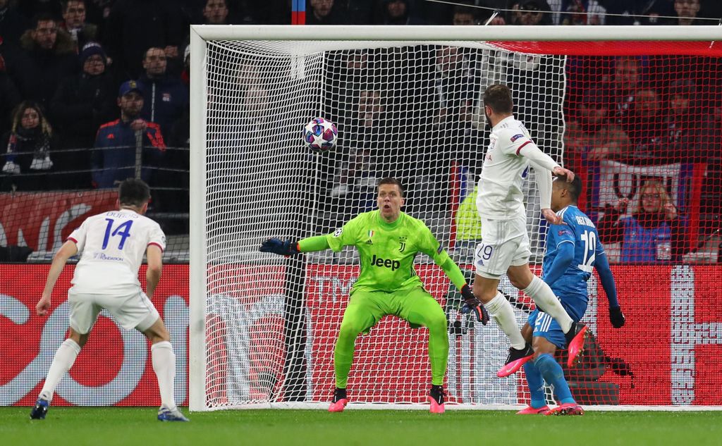 LYON, FRANCE - FEBRUARY 26: Lucas Tousart of Olympique Lyon scores his team's first goal during the UEFA Champions League round of 16 first leg match between Olympique Lyon and Juventus at Parc Olympique on February 26, 2020 in Lyon, France. (Photo by Catherine Ivill/Getty Images)
