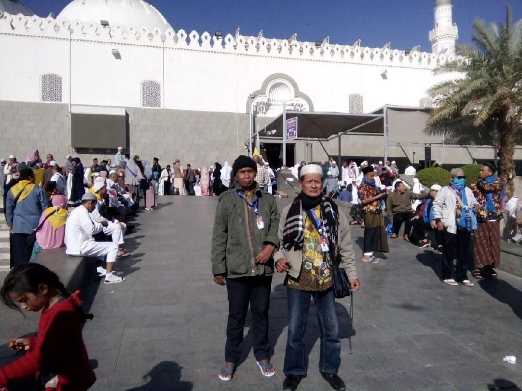 Saudi Setop Umrah, Begini Cerita Rombongan Jemaah Asal RI di Madinah Saudi Setop Umrah, Begini Cerita Rombongan Jemaah Asal RI di Madinah