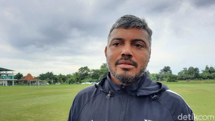 Asisten pelatih PSS Sleman, Danilo Fernando
