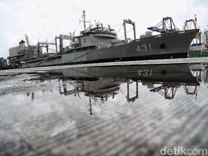 Kapal Perang Iran Merapat di Tanjung Priok