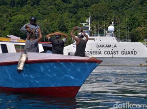 Bakamla Gelar Simulasi Penyergapan Kapal Asing di Perairan Sulut