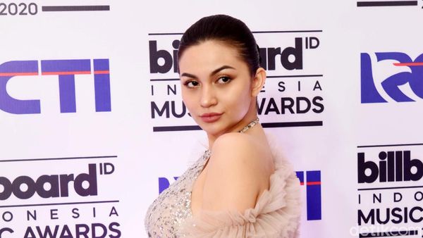 Cerita Ariel Tatum Usai Diberi Coklat oleh Glenn Fredly