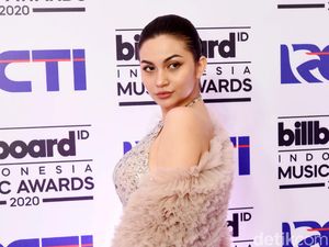 Cerita Ariel Tatum Usai Diberi Coklat oleh Glenn Fredly