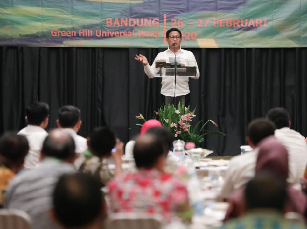 Mendes Minta Program Transmigrasi Ibaratkan Gula & Semut, Apa Itu? Mendes Minta Program Transmigrasi Ibaratkan Gula & Semut, Apa Itu?