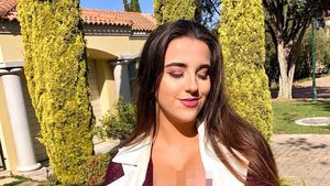 Foto Model yang Pesonanya Buat Pria Rela Potong Lidah Demi Buktikan Cinta