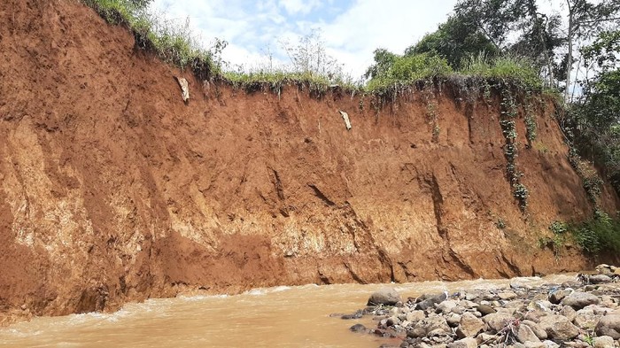 Makam TPU bogor longsor