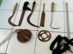 Wujud Celurit dan Parang yang Dipakai Tawuran Bocah SD Sukabumi