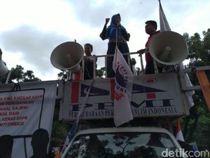 Demo di Kementerian, Serikat Pekerja Minta Erick Thohir Bersih-bersih BUMN Demo di Kementerian, Serikat Pekerja Minta Erick Thohir Bersih-bersih BUMN