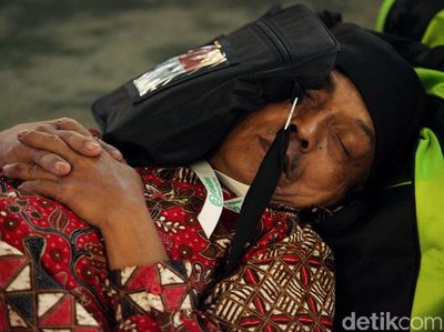 Letihnya Para Jemaah Umrah Menanti Kepastian