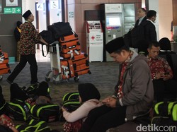 Gagal Berangkat, Bagaimana Nasib Visa dan Tiket Pesawat Jemaah Umroh?