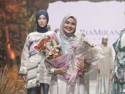 Ria Miranda Keluar dari Zona Nyaman, Rilis Baju Muslim Warna Mencolok