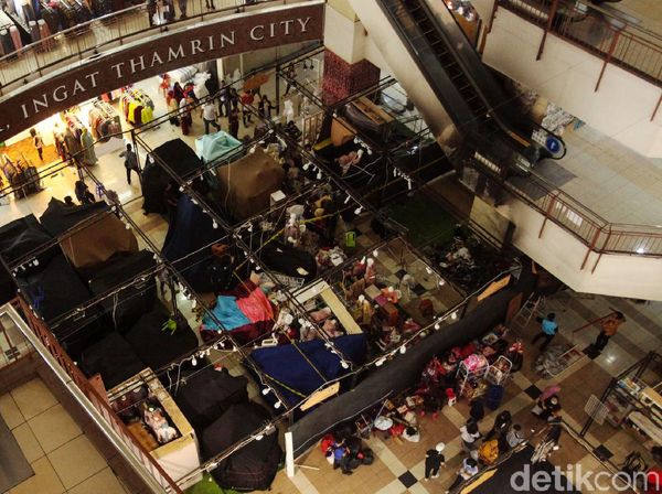 Suasana Mal Thamrin City Pascakebakaran