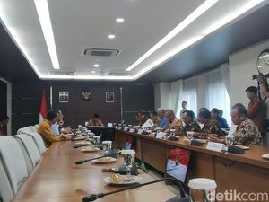 Menko PMK Pimpin Rapat Bahas Umrah Disetop Saudi, Menlu hingga Menag Hadir