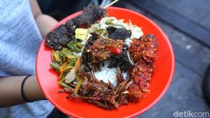 Raos Pisan! Makan Ayam dan Bandeng Prasmanan Murah di Gondangdia