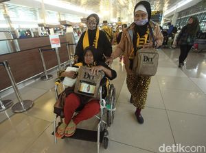 Menhub Upayakan Jemaah Umrah yang Sudah Terbang Diterima Saudi