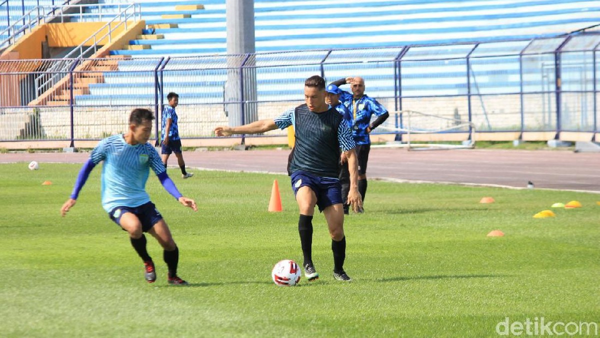 Sesi latihan Persela jelang Shopee Liga 1 2020. (Foto: Eko Sudjarwo/detikSport)