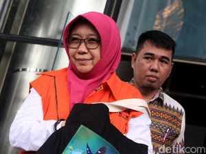 KPK Eksekusi Anak Buah Bupati Sidoarjo Nonaktif ke Rutan Perempuan Porong KPK Eksekusi Anak Buah Bupati Sidoarjo Nonaktif ke Rutan Perempuan Porong