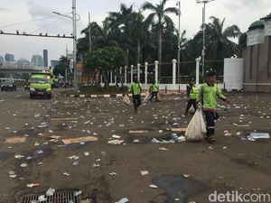 Demo Ojol di Gedung DPR Bubar, Sampah Berserakan