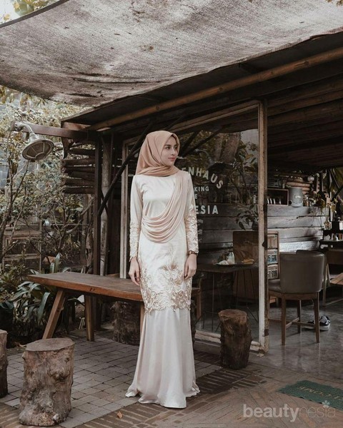 Deretan Model Dress Brokat Ini Lagi Hits Banget Di Kalangan Hijabers