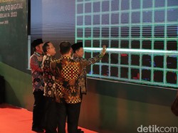 Mendagri Luncurkan Mesin Pencetak KTP-Akta Kelahiran Pertama di Sumatera