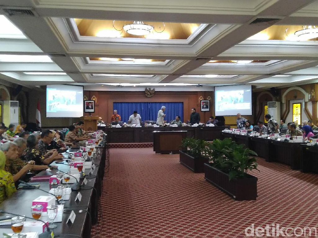 Jateng Ancang-ancang Hadapi Dampak Wabah Corona di Bidang Ekonomi Jateng Ancang-ancang Hadapi Dampak Wabah Corona di Bidang Ekonomi