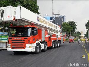 Separuh Jalan Yos Sudarso Surabaya Diuji Beban 90 Ton Sebelum Dibuka