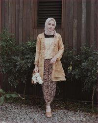 5 Inspirasi Model Baju Kebaya Modern Berjilbab Ala Selebgram