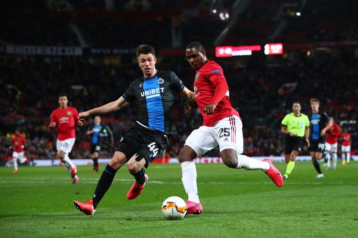 MANCHESTER, ENGLAND - FEBRUARY 27: Odion Ighalo of Manchester United battles for possession with Brandon Mechele of Club Brugge during the UEFA Europa League round of 32 second leg match between Manchester United and Club Brugge at Old Trafford on February 27, 2020 in Manchester, United Kingdom. (Photo by Clive Brunskill/Getty Images)