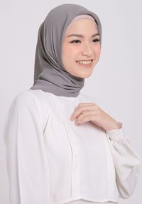 5 Model Hijab Rancangan Desainer Indonesia di Bawah Rp100 Ribu