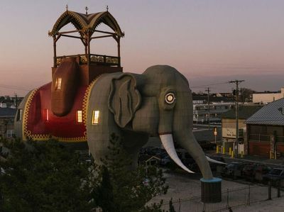 Buat yang Penasaran, Ini Rumah Gajah yang Umurnya Lebih dari Seabad