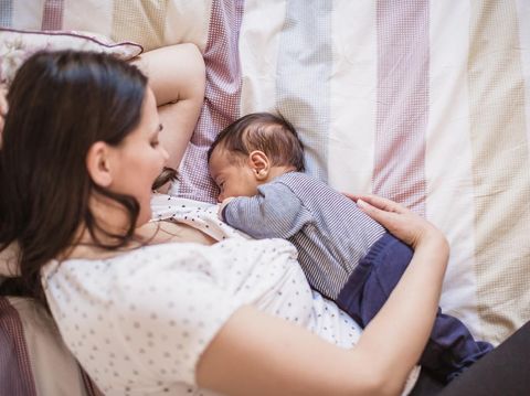 7 Tips Mengatasi Payudara Bengkak Ketika Menyusui