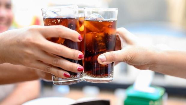 minuman soda kena virus corona