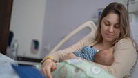 Ibu Menyusui Batuk Pilek, Lakukan Ini agar Bayi Tak Mudah Tertular