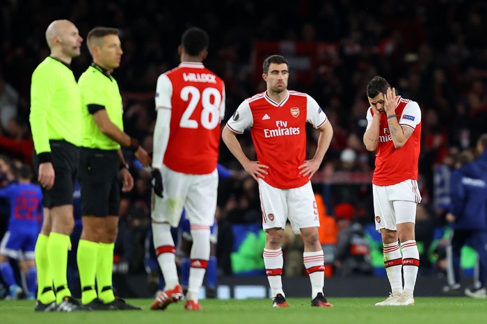 LONDON, ENGLAND - FEBRUARY 27: Granit Xhaka of Arsenal FC looks on dejected after his side concede their second goal during the UEFA Europa League round of 32 second leg match between Arsenal FC and Olympiacos FC at Emirates Stadium on February 27, 2020 in London, United Kingdom. (Photo by Julian Finney/Getty Images)
