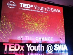 Sinarmas World Academy Menginspirasi Siswa Lewat TEDx Youth