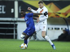 Roma Berencana Andalkan Serangan Balik, Lapangan Berkata Lain