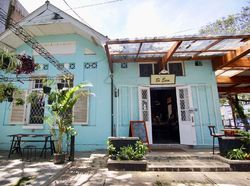 5 Tempat Makan di Bandung yang Jadi Lokasi Syuting Film Dilan