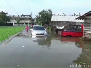 Banjir di Pasuruan Belum Surut, Warga Mulai Gatal-gatal dan Sakit Perut
